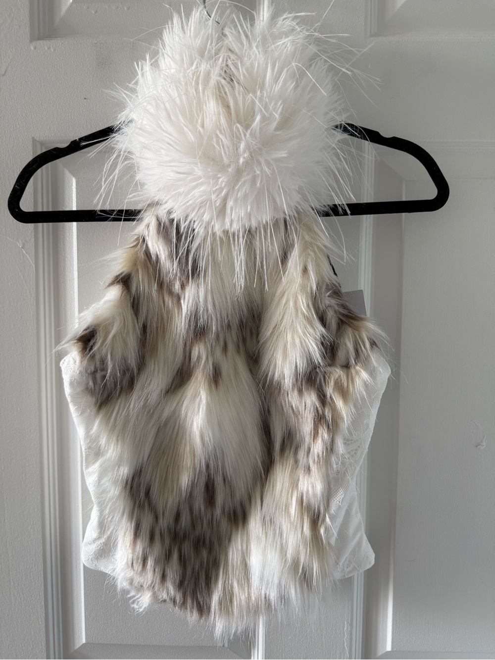 Akira Faux Fur set - Picture 9 of 11